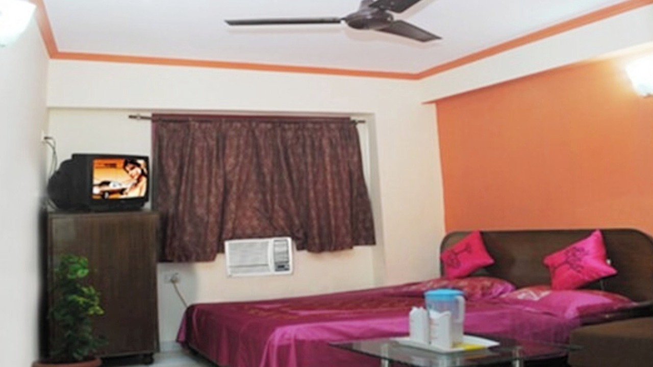 Photo of Bedroom in Taj Ganj