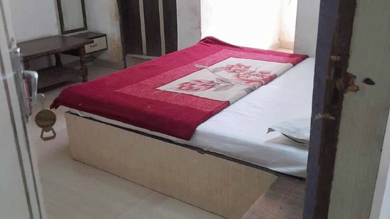 Photo of Bedroom in Taj Ganj