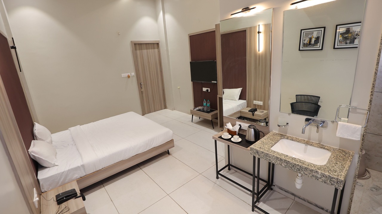 Photo of Bedroom in Latur