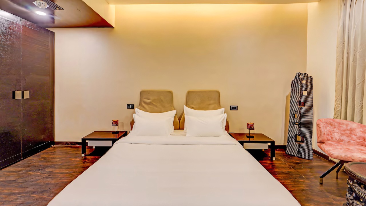 Photo of Bedroom in Thousand Lights West