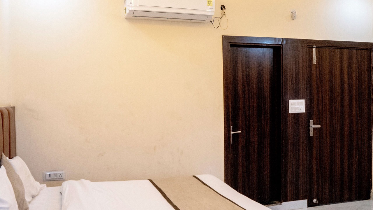 Photo of Bedroom in Agra