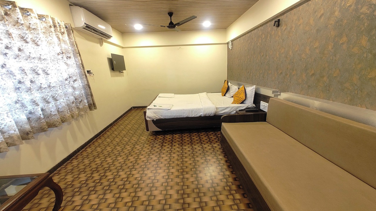 Photo of Bedroom in Mahabaleshwar