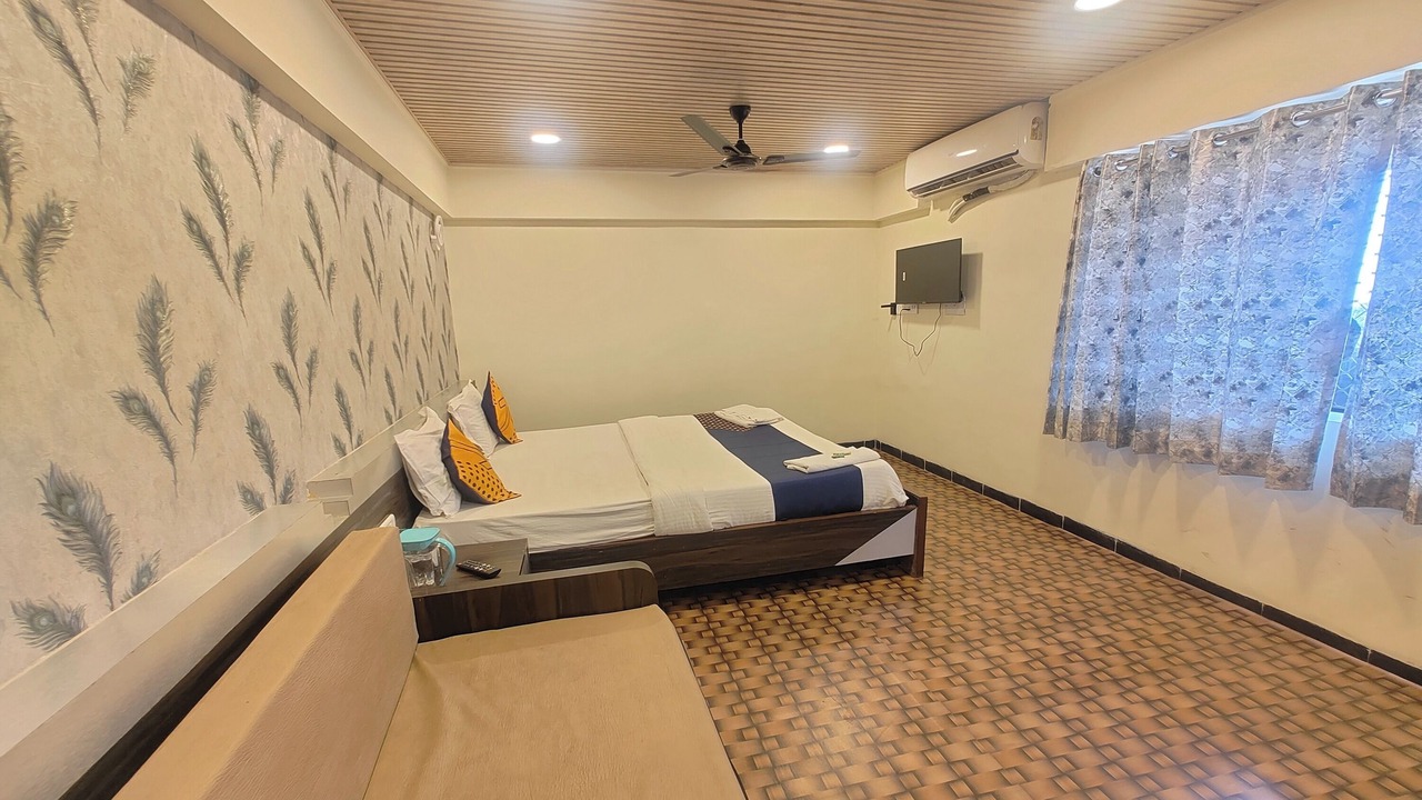 Photo of Bedroom in Mahabaleshwar