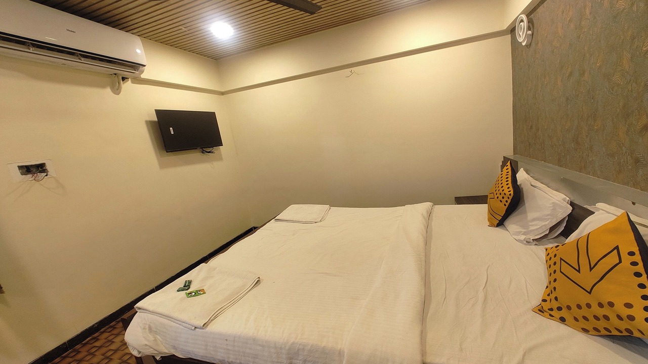Photo of Bedroom in Mahabaleshwar