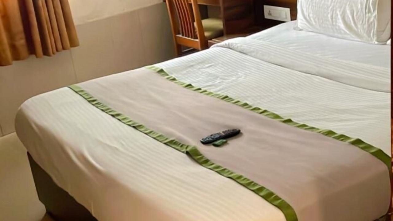 Photo of Bedroom in Vile Parle