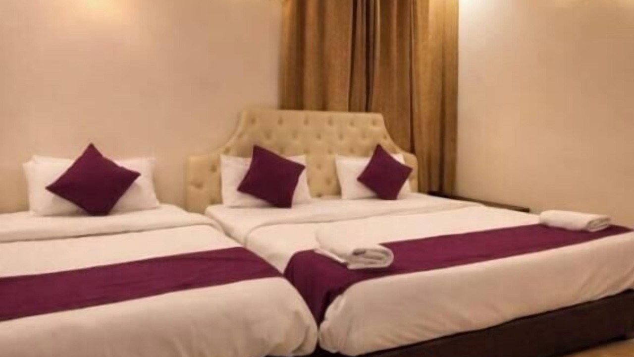 Photo of Bedroom in Taj Ganj