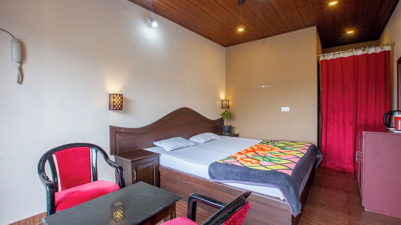 Photo of Bedroom in Valparai