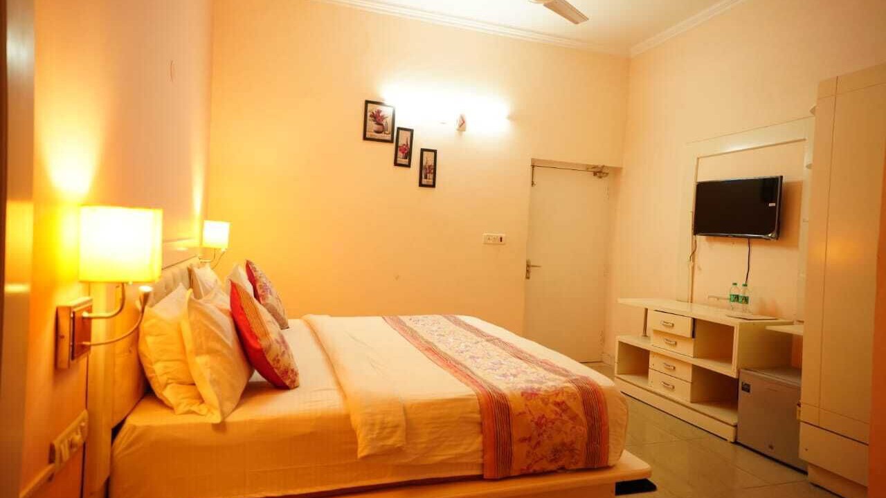 Photo of Bedroom in Kashipur
