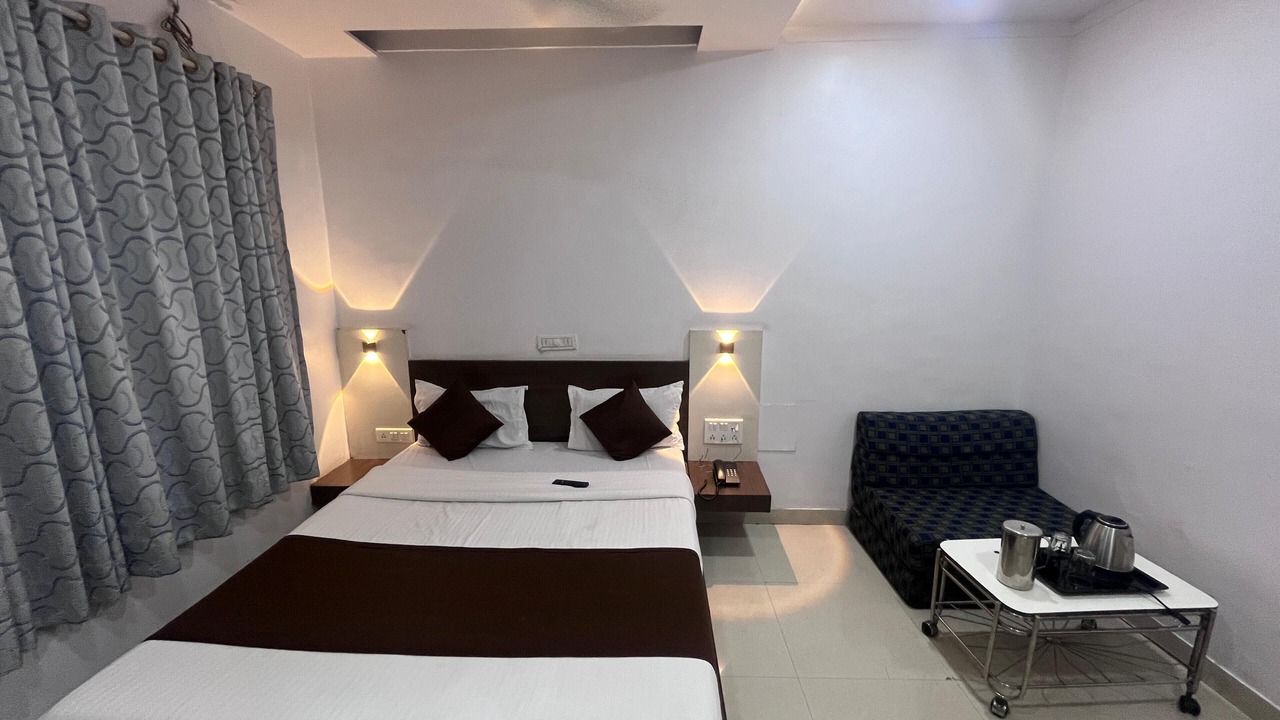 Photo of Bedroom in Mahabaleshwar