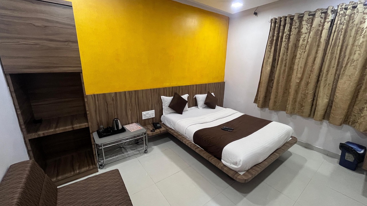 Photo of Bedroom in Mahabaleshwar
