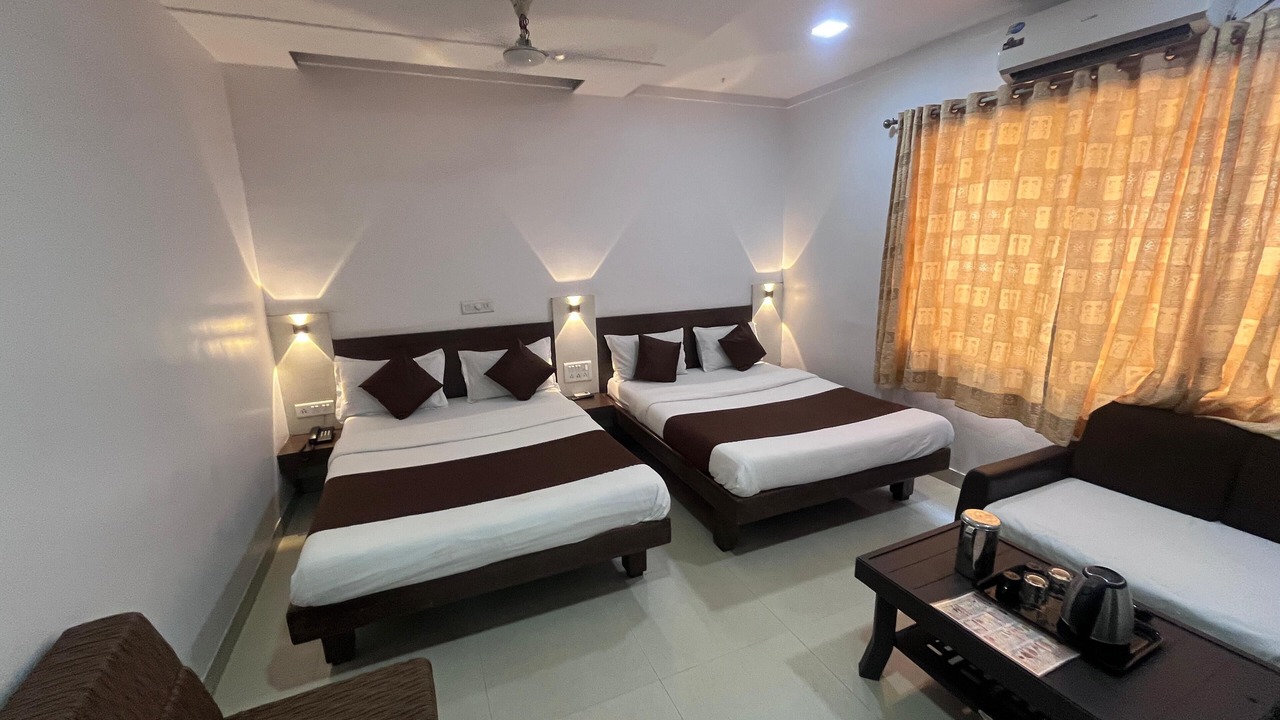 Photo of Bedroom in Mahabaleshwar