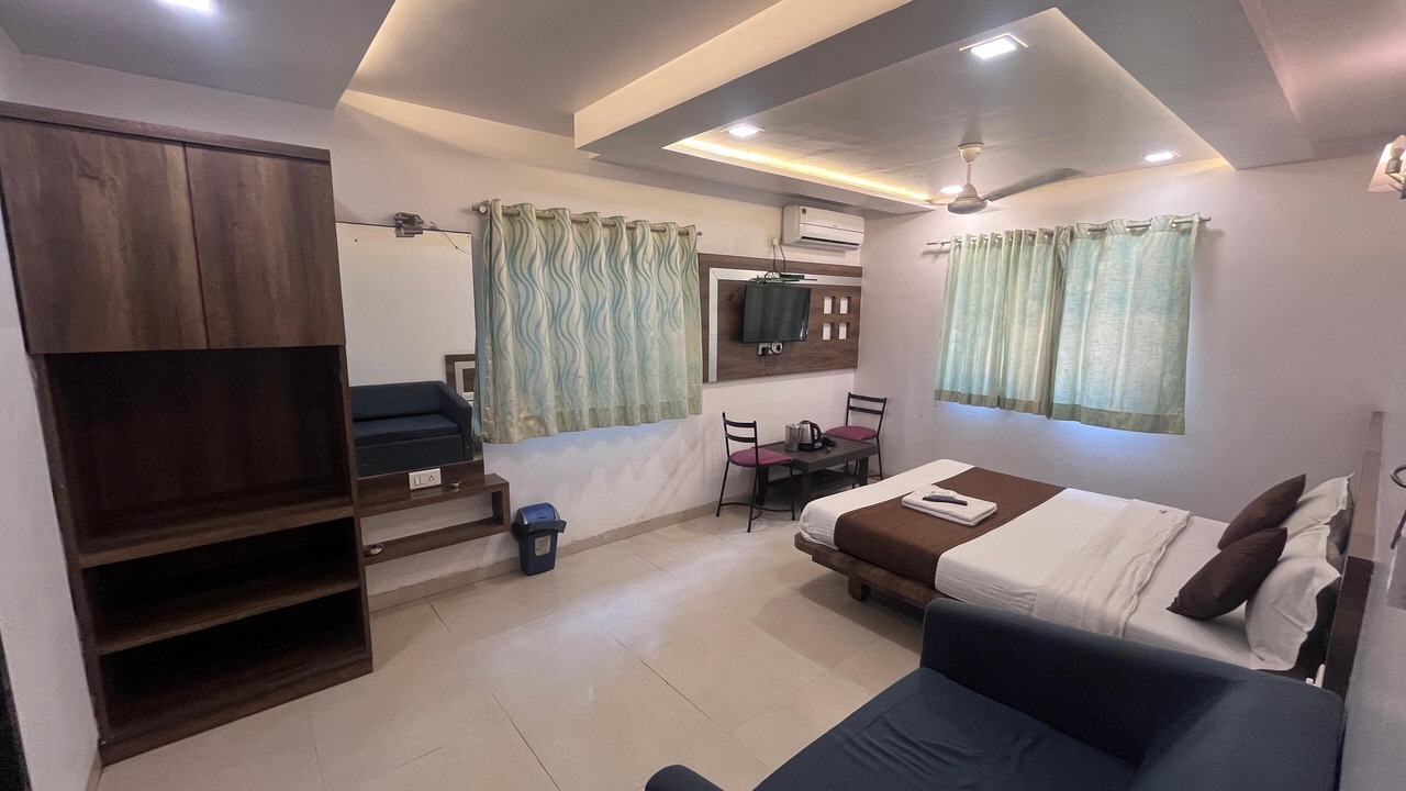 Photo of Bedroom in Mahabaleshwar