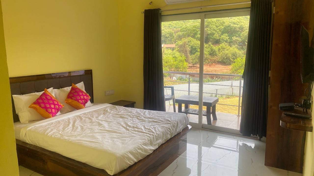 Photo of Bedroom in Mahabaleshwar