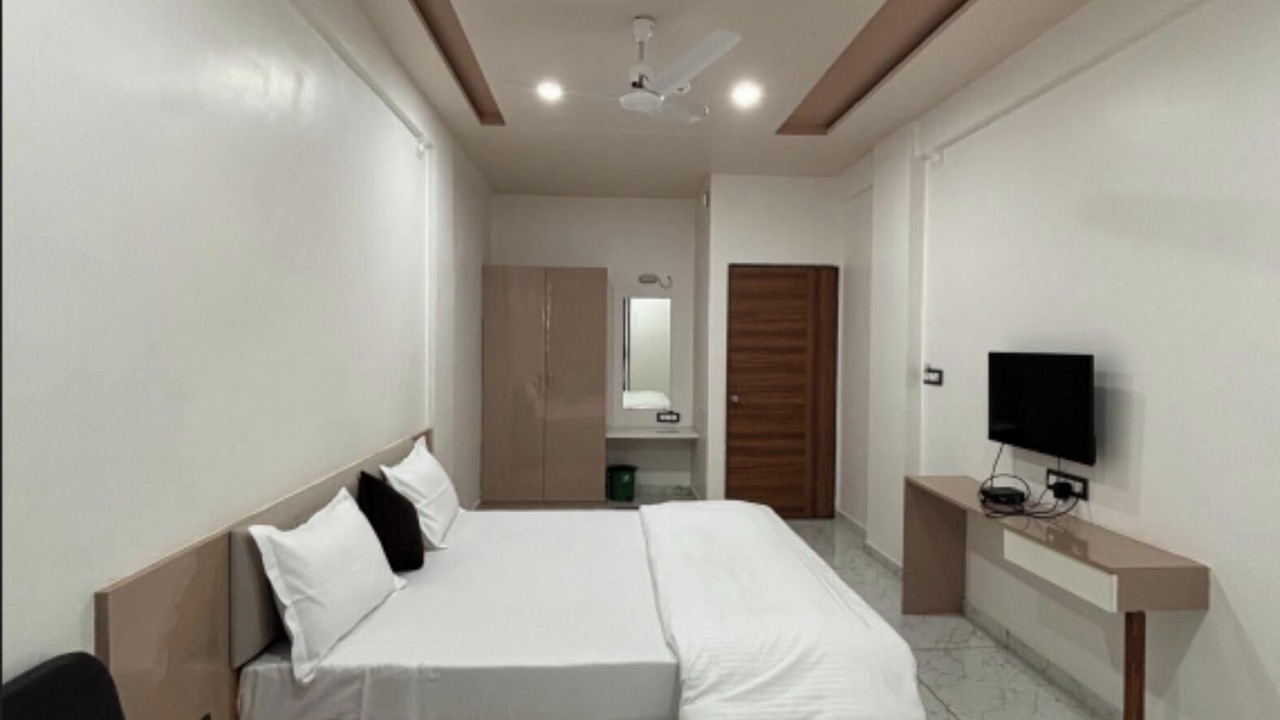 Photo of Bedroom in Rajpipla