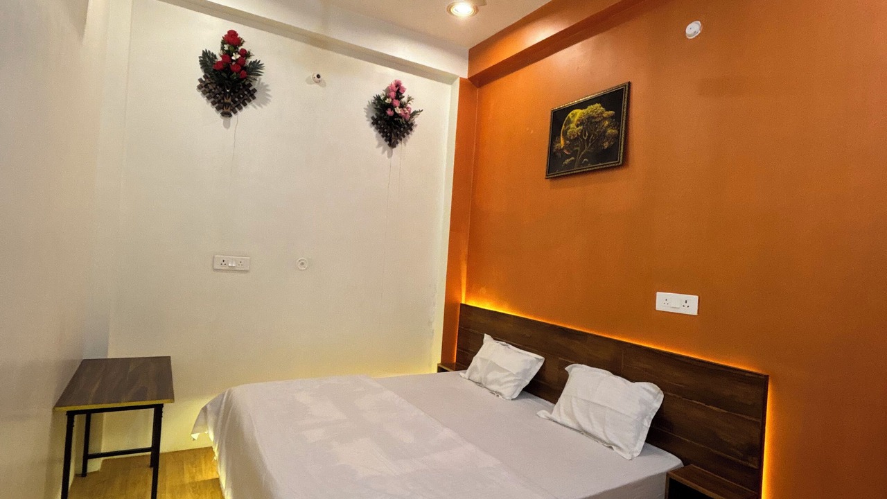 Photo of Bedroom in Naini