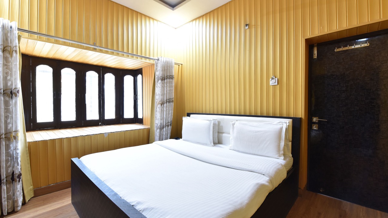 Photo of Bedroom in Mount Abu