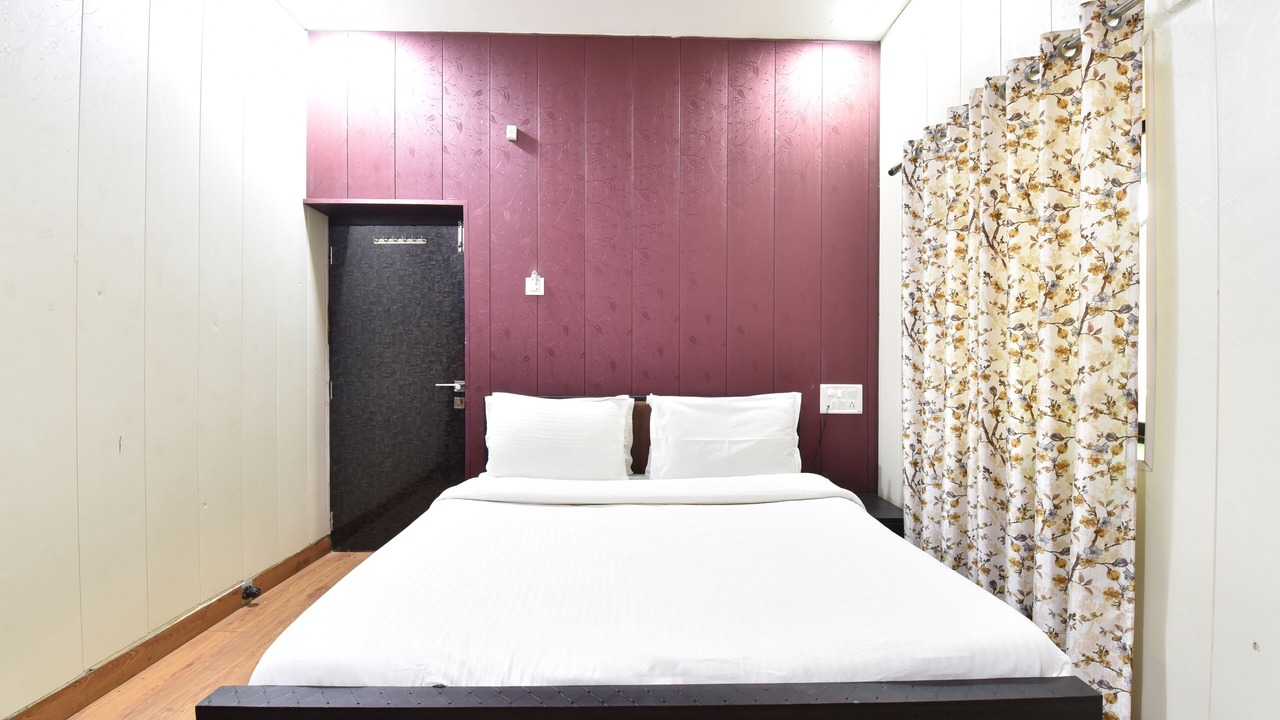 Photo of Bedroom in Mount Abu