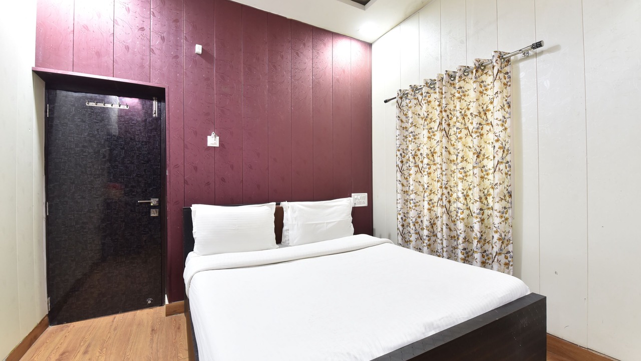 Photo of Bedroom in Mount Abu