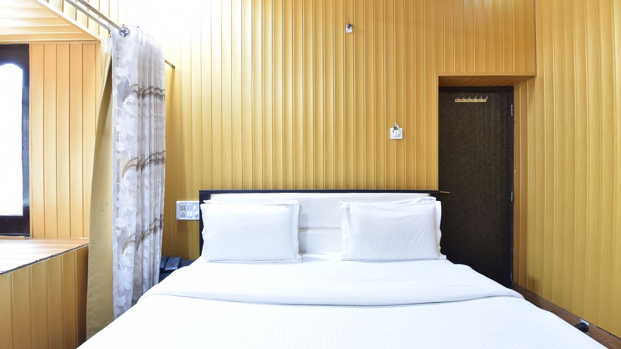 Photo of Bedroom in Mount Abu