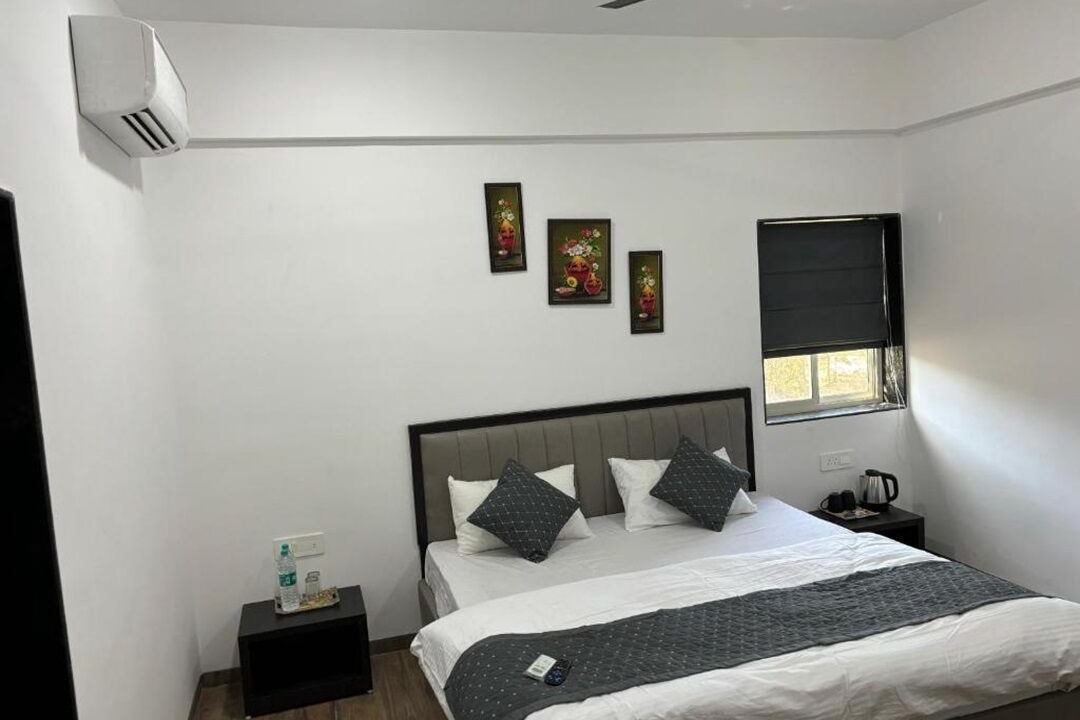 Photo of Bedroom in Satara