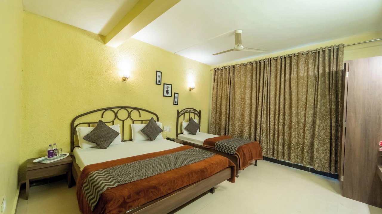 Photo of Bedroom in Mahabaleshwar