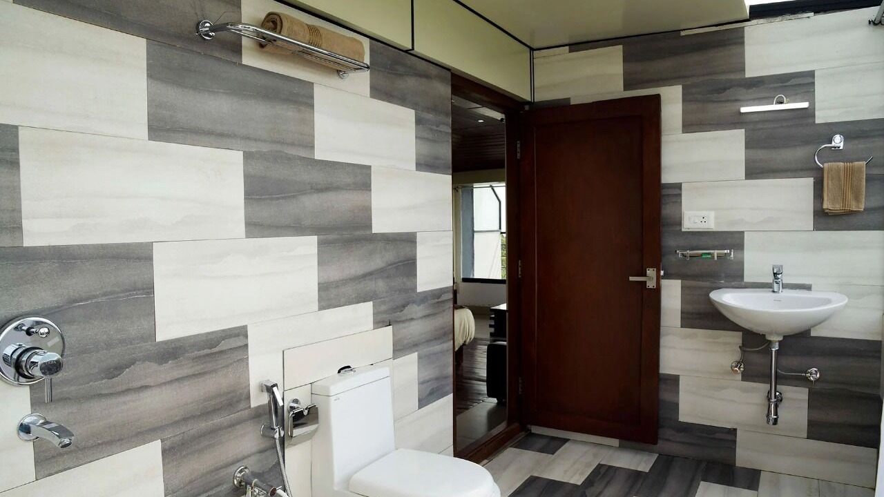 Photo of Bathroom in Valparai