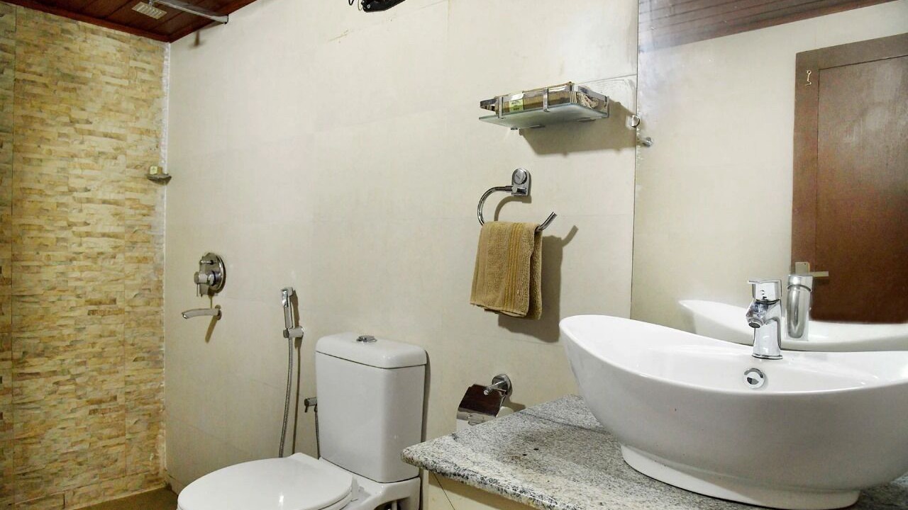 Photo of Bathroom in Valparai