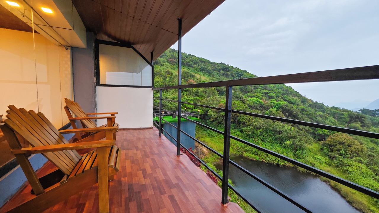 Photo of Bedroom in Valparai