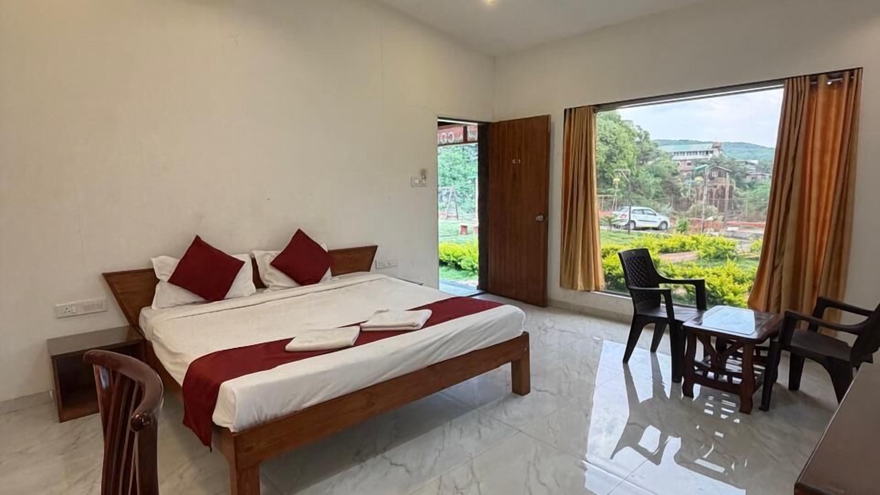 Photo of Bedroom in Mahabaleshwar