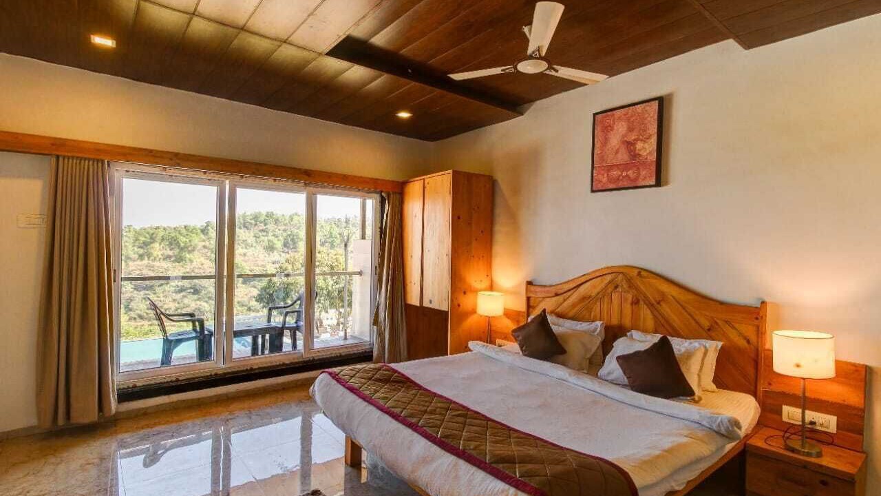 Photo of Bedroom in Mahabaleshwar