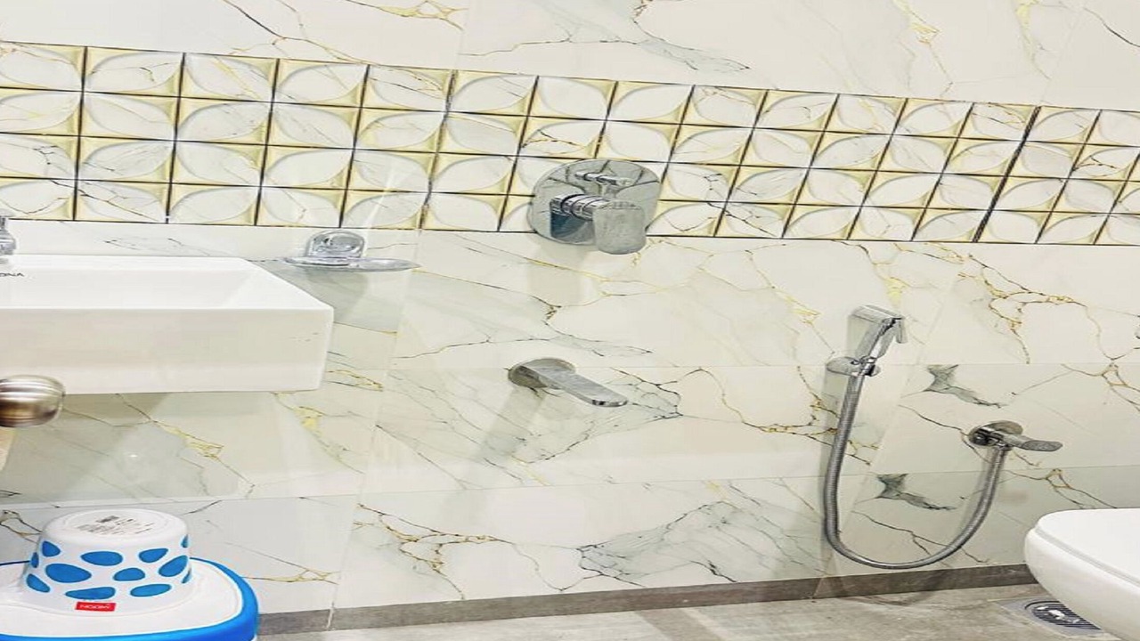 Photo of Bathroom in J B Nagar