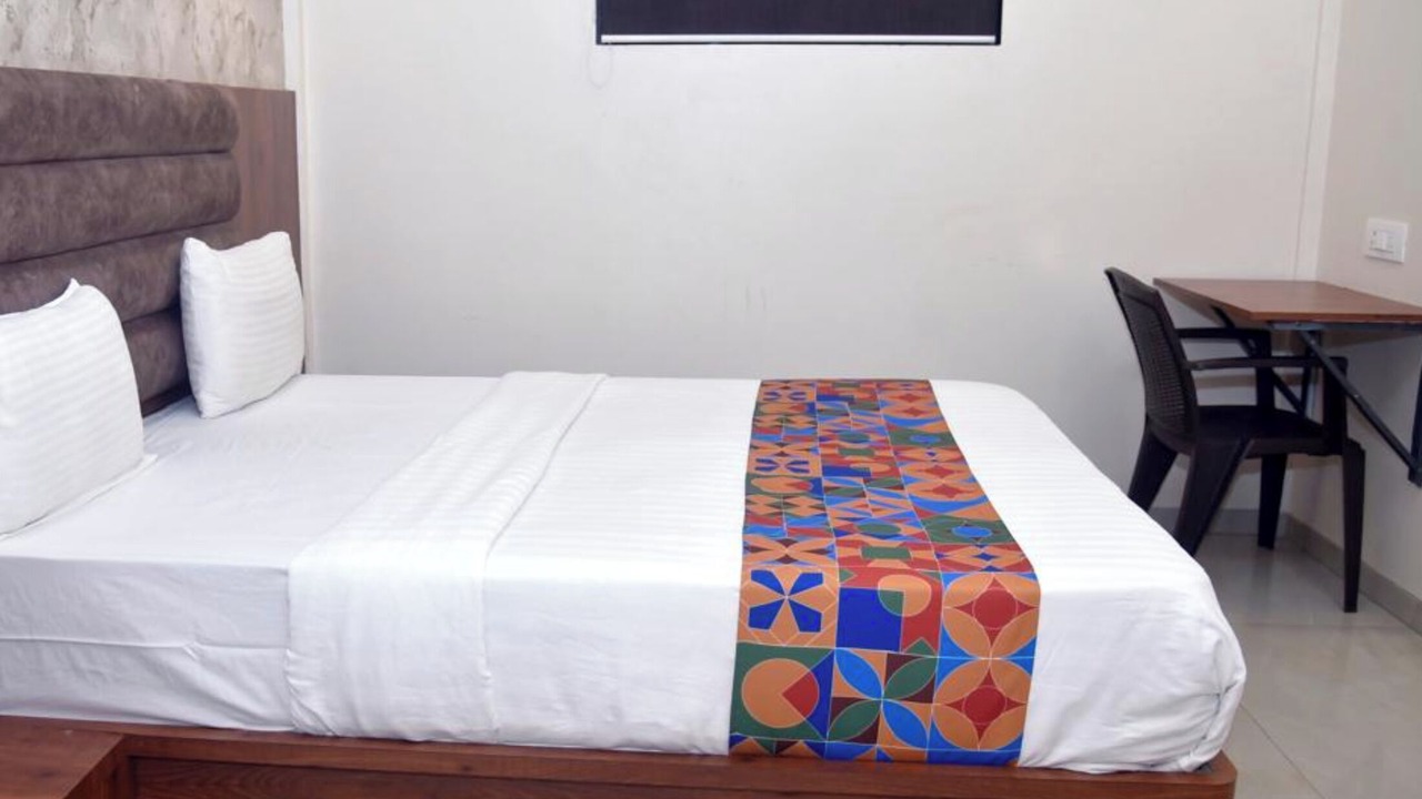 Photo of Bedroom in J B Nagar