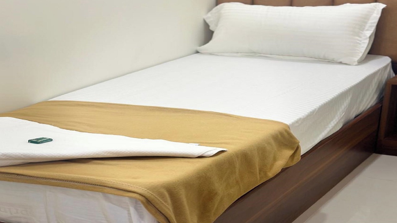 Photo of Bedroom in J B Nagar