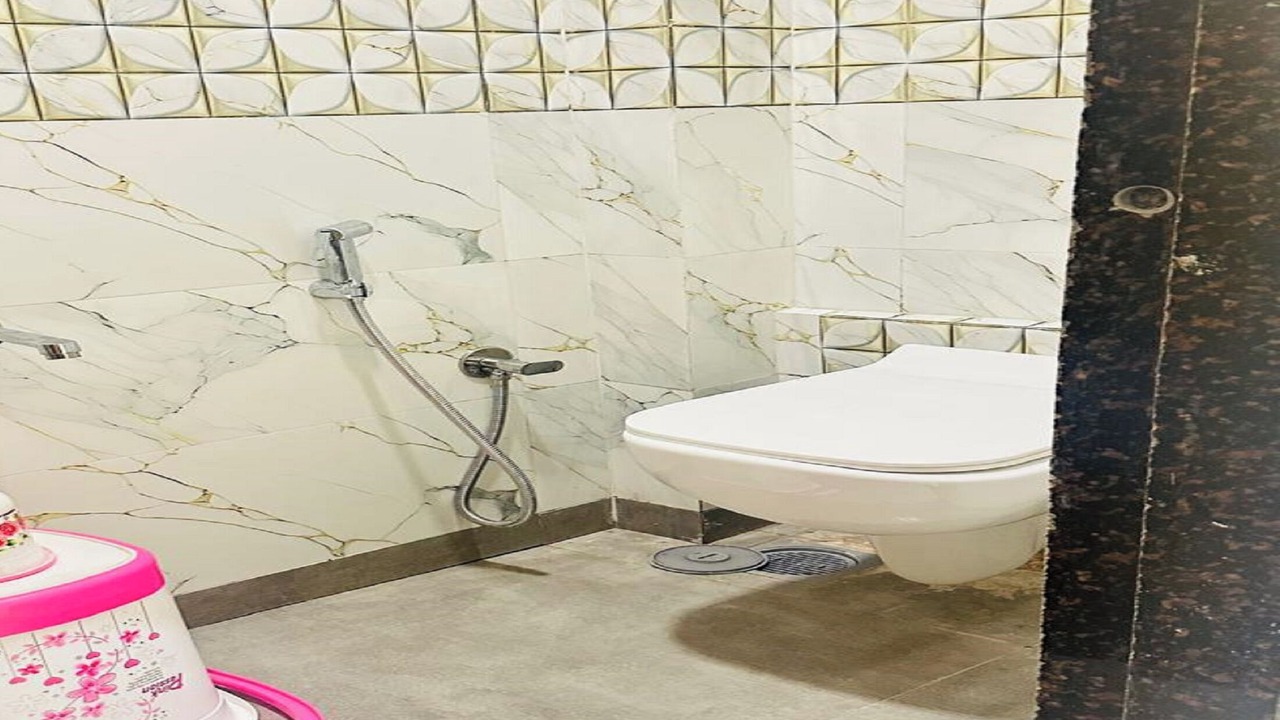 Photo of Bathroom in J B Nagar
