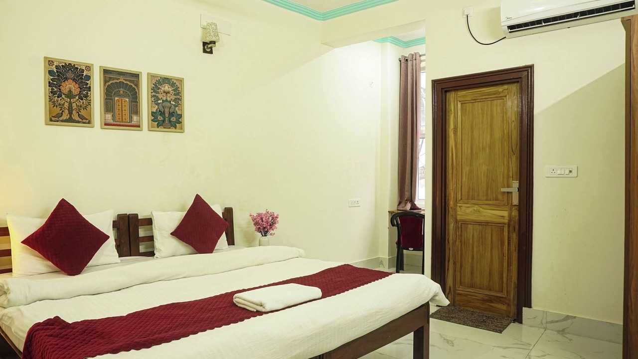 Photo of Bedroom in Tapovan