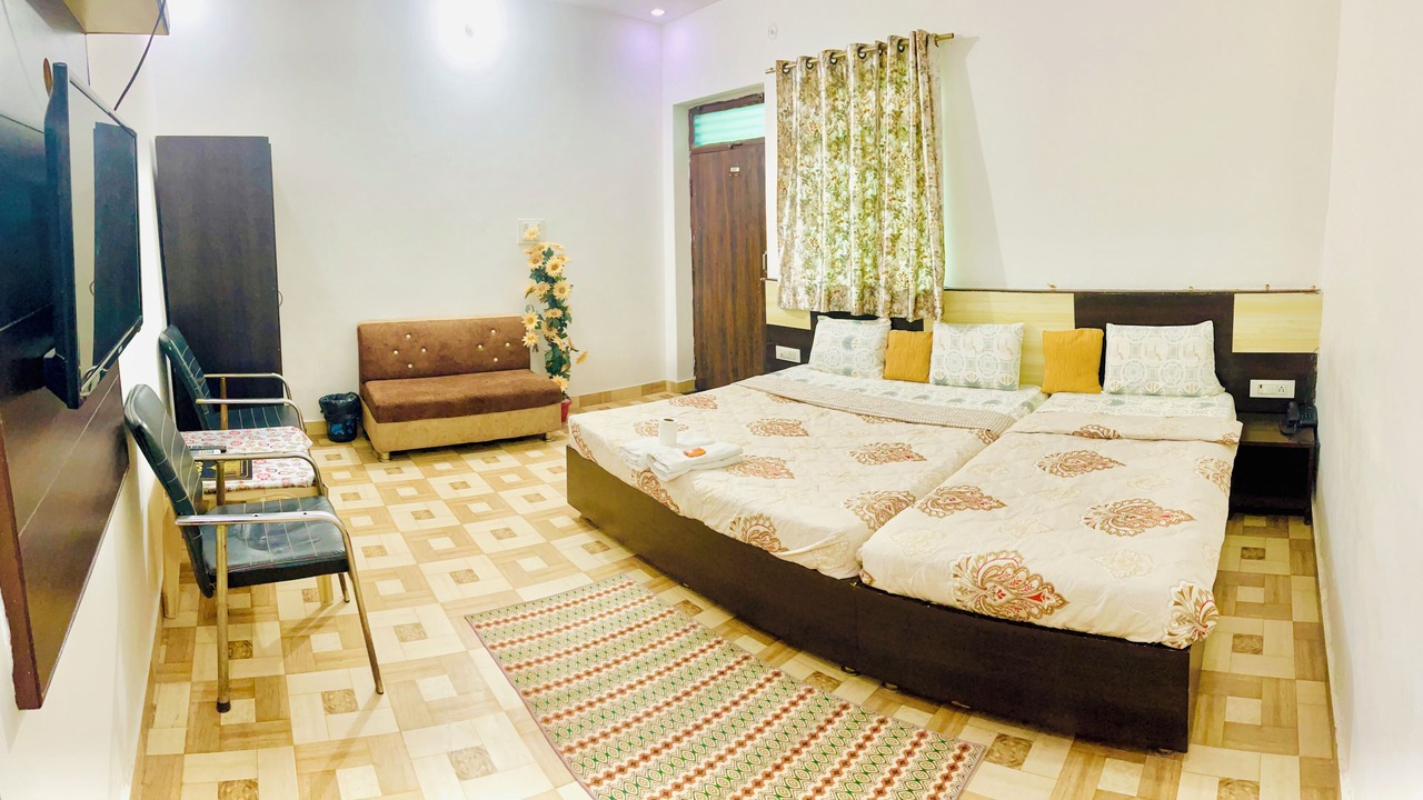 Photo of Bedroom in Taj Ganj