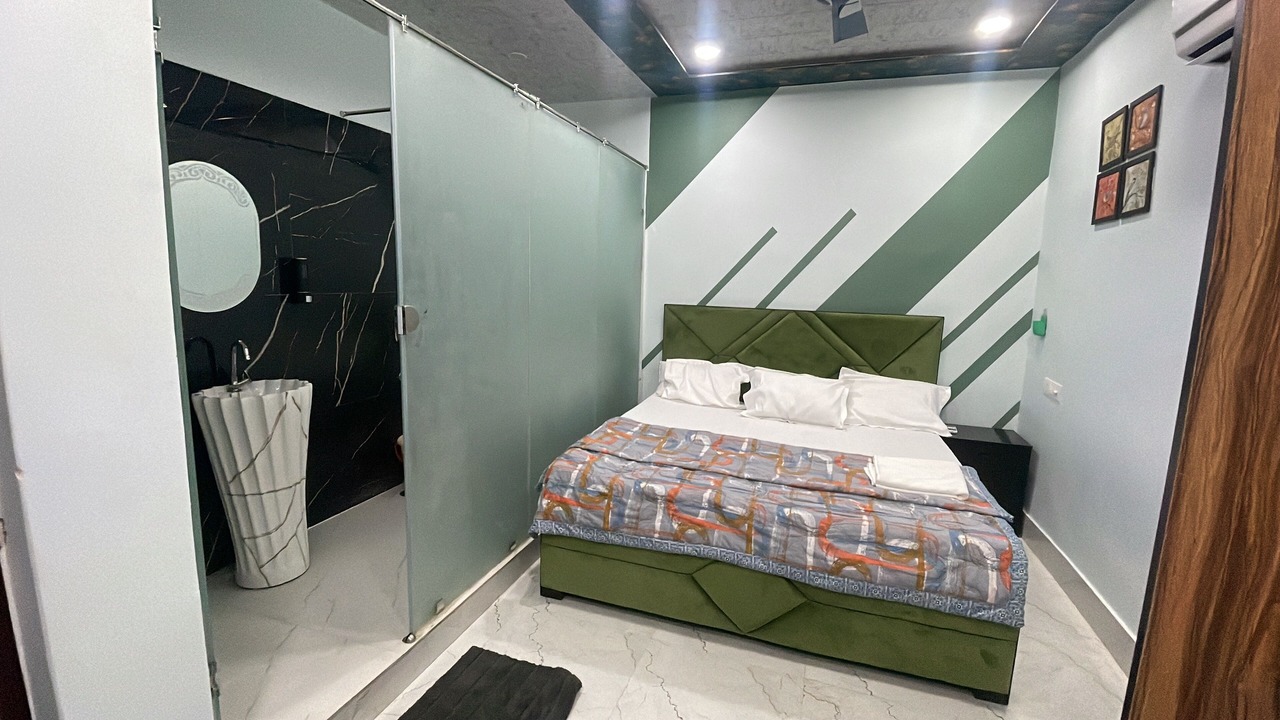 Photo of Bedroom in Taj Ganj