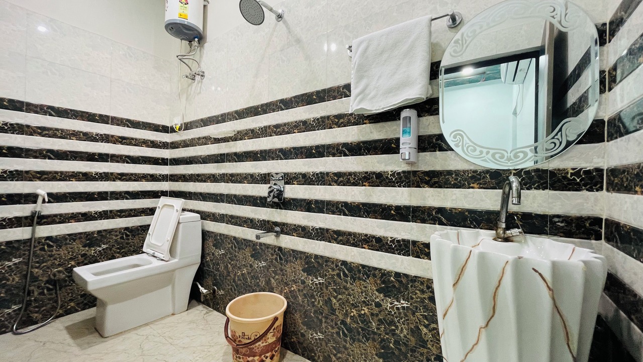 Photo of Bathroom in Taj Ganj