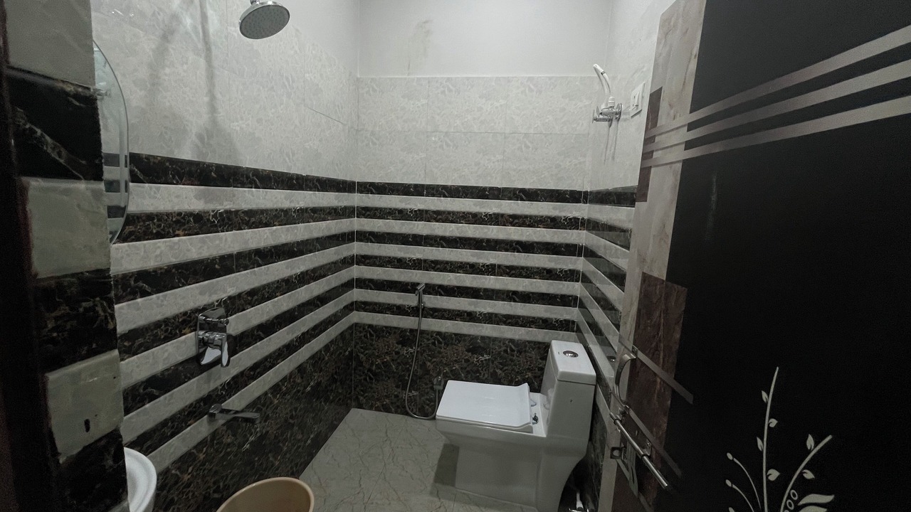 Photo of Bathroom in Taj Ganj