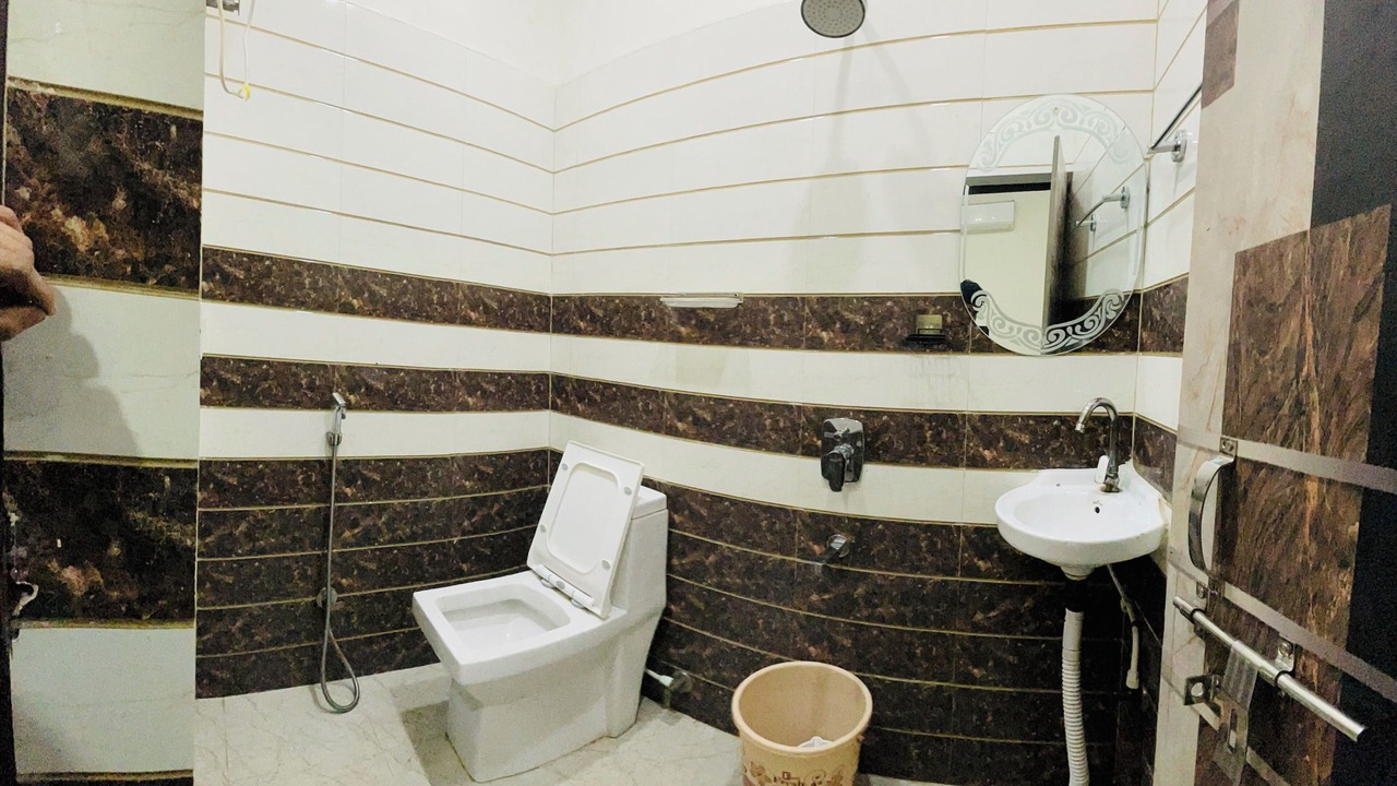 Photo of Bathroom in Taj Ganj