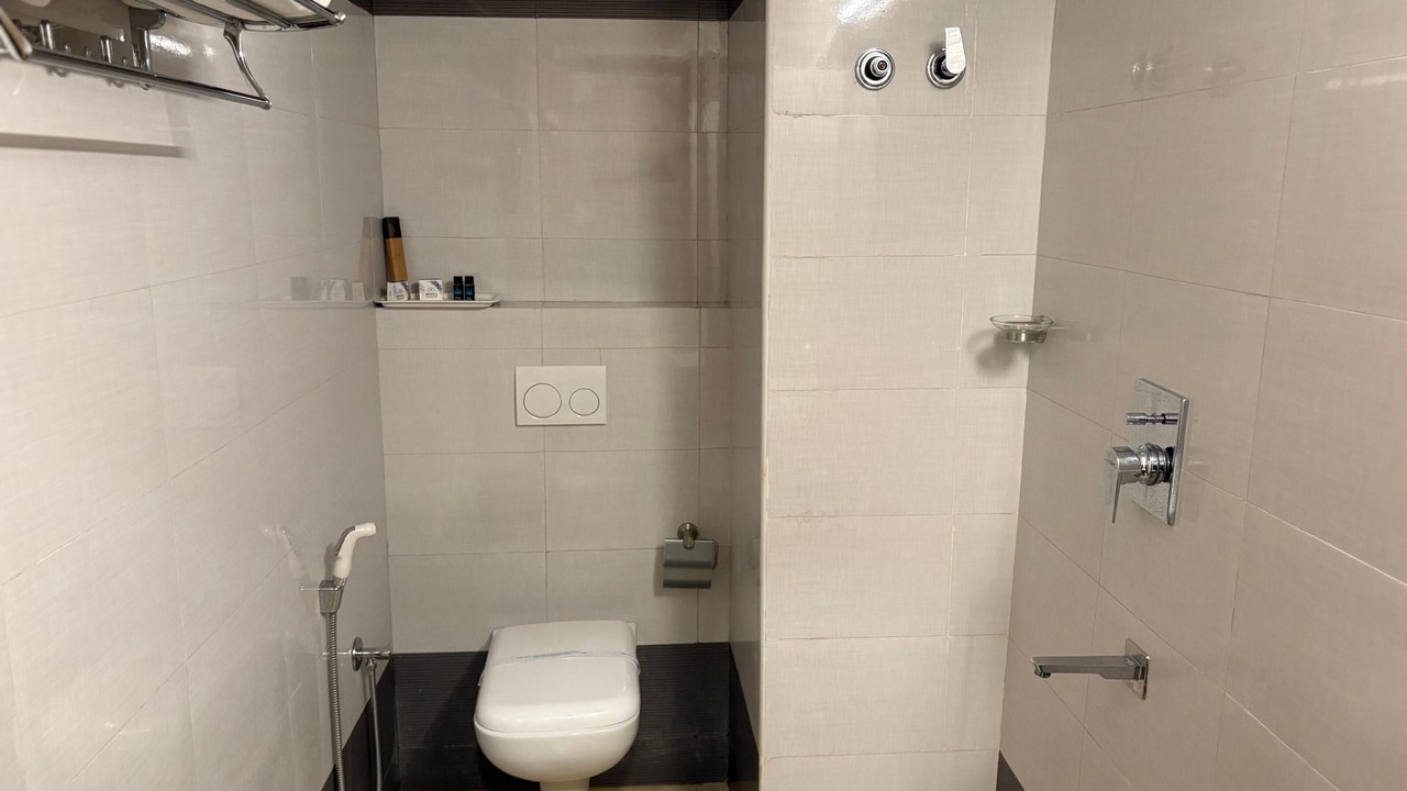 Photo of Bathroom in Kuppaayil