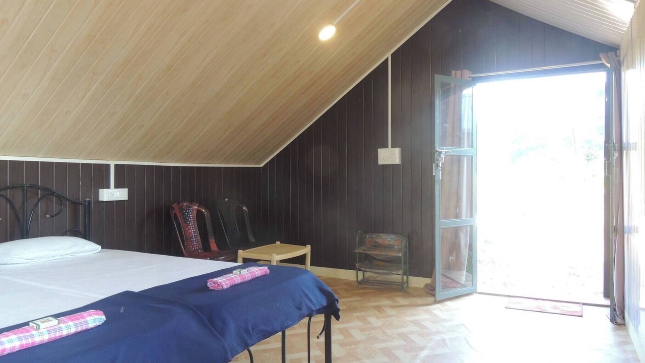Photo of Bedroom in Timbholi
