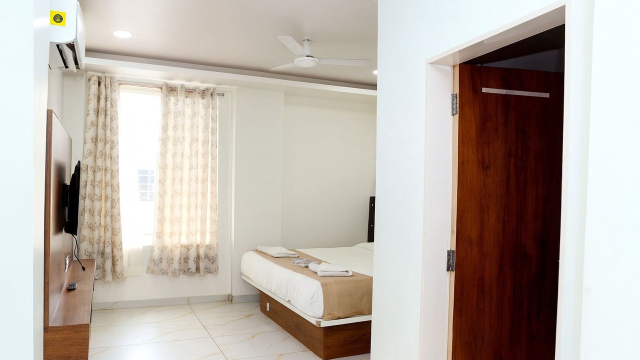 Photo of Bedroom in Tuljapur