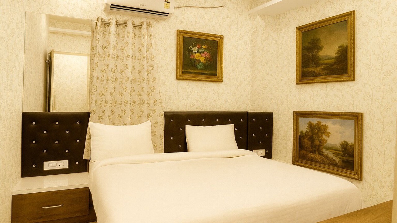 Photo of Bedroom in Tuljapur