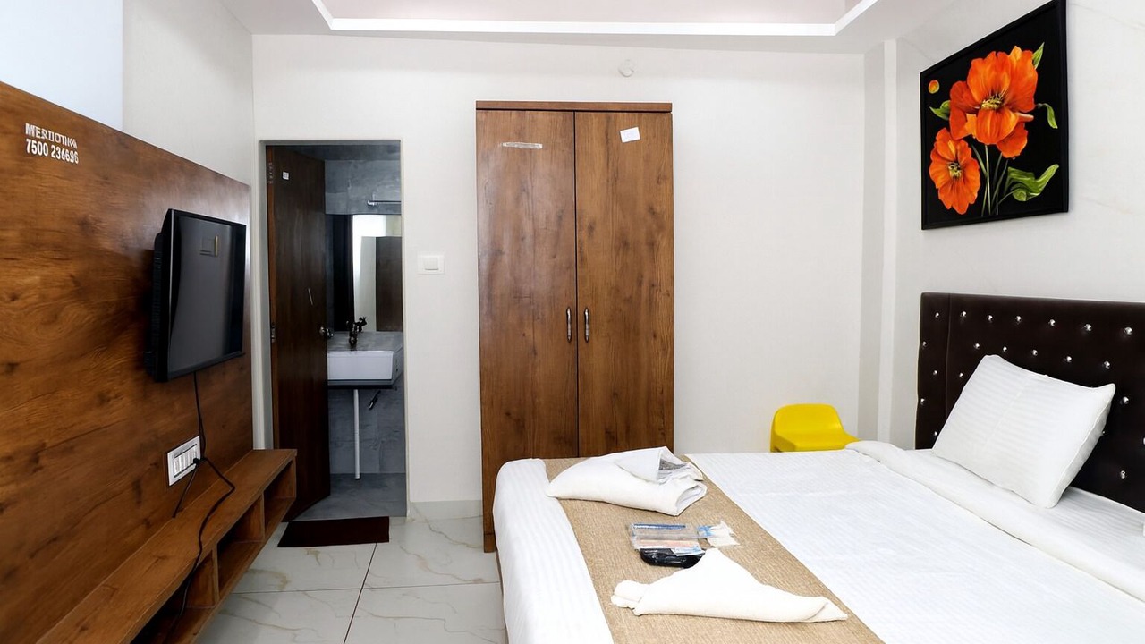 Photo of Bedroom in Tuljapur