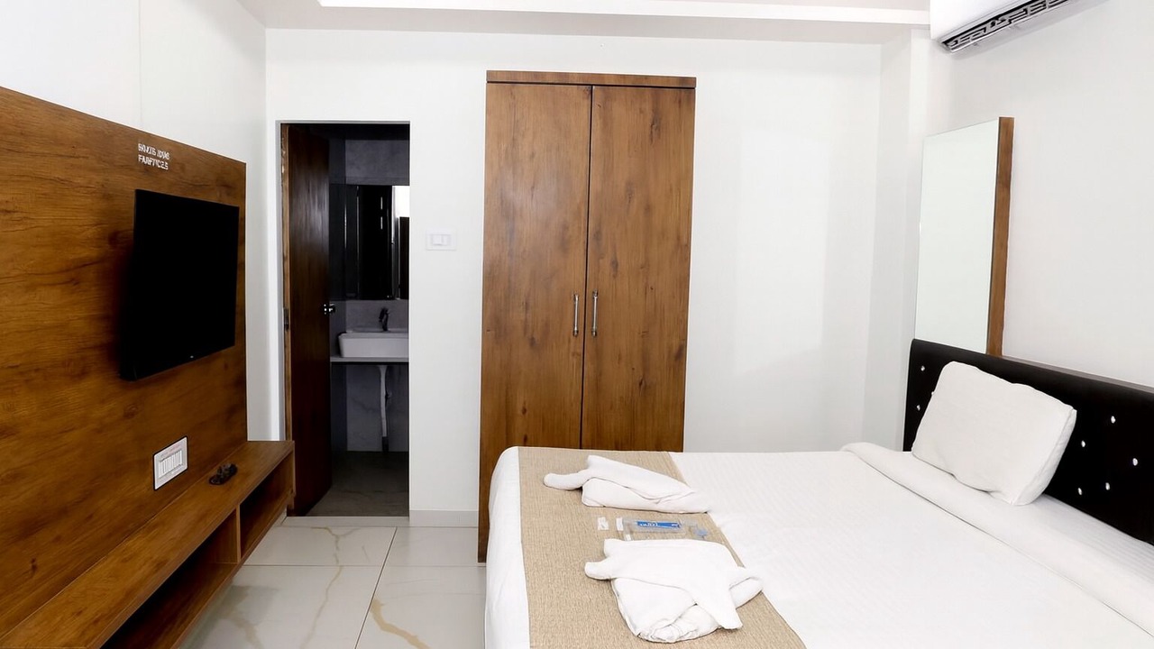 Photo of Bedroom in Tuljapur