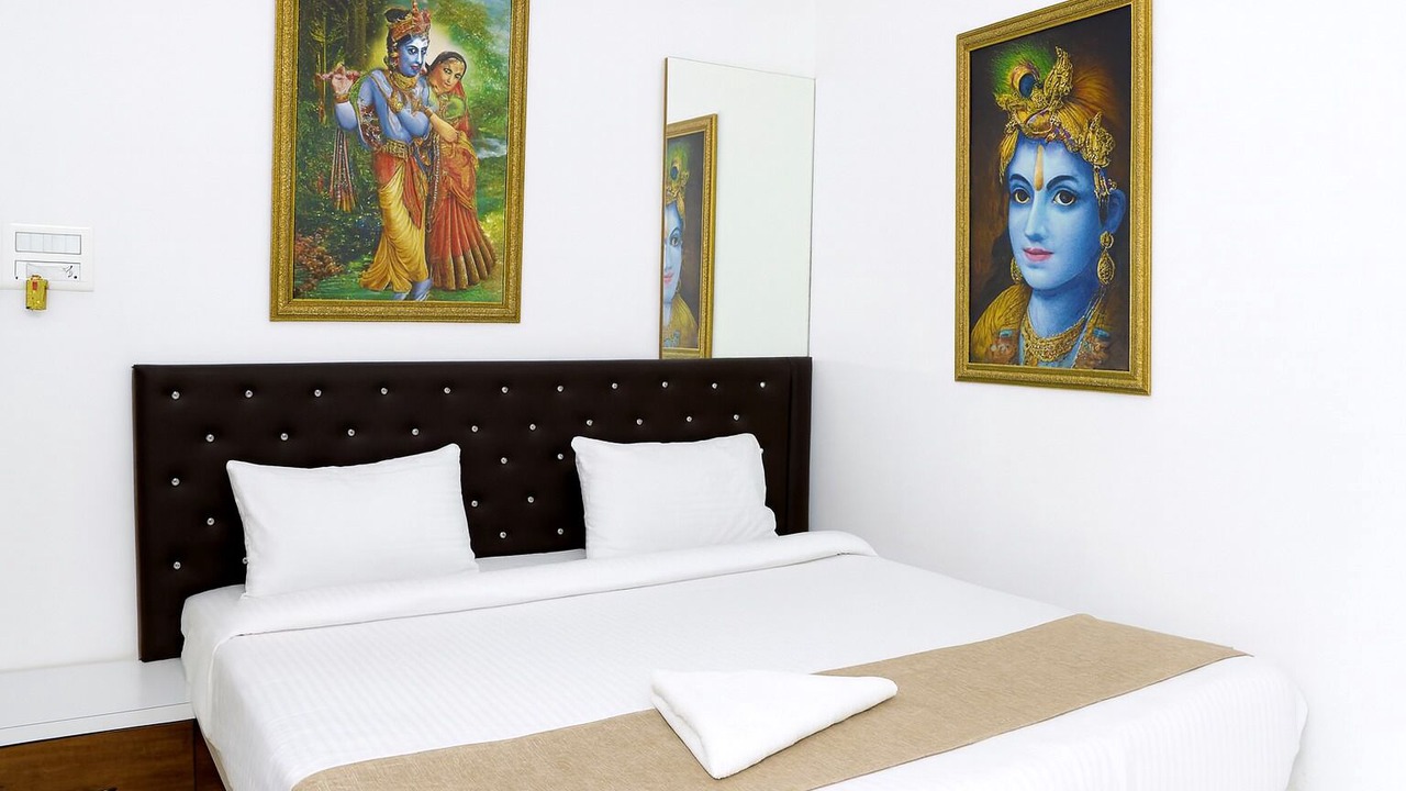 Photo of Bedroom in Tuljapur