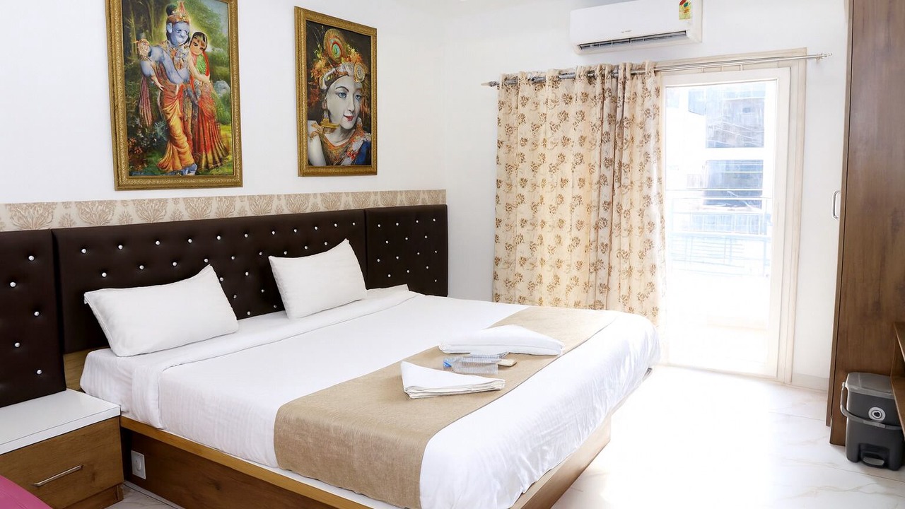 Photo of Bedroom in Tuljapur