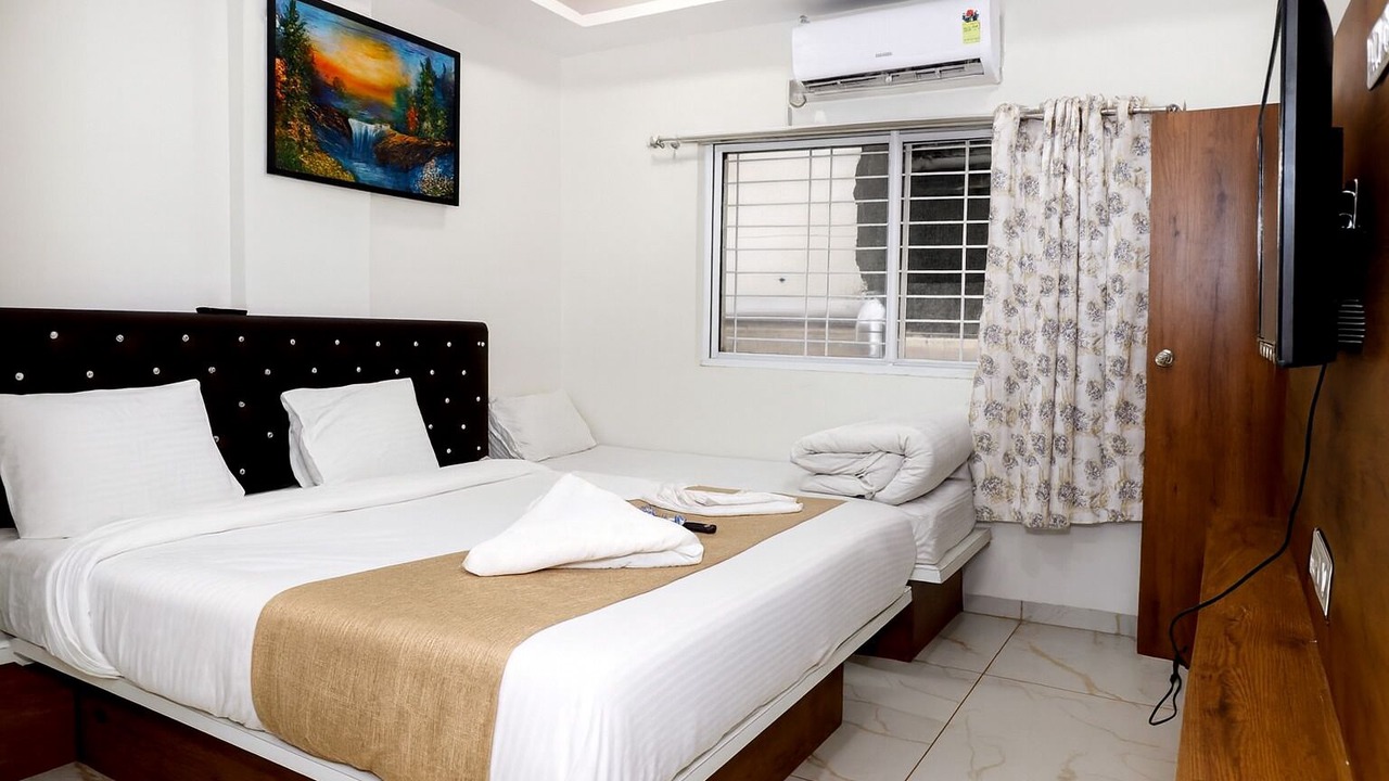 Photo of Bedroom in Tuljapur