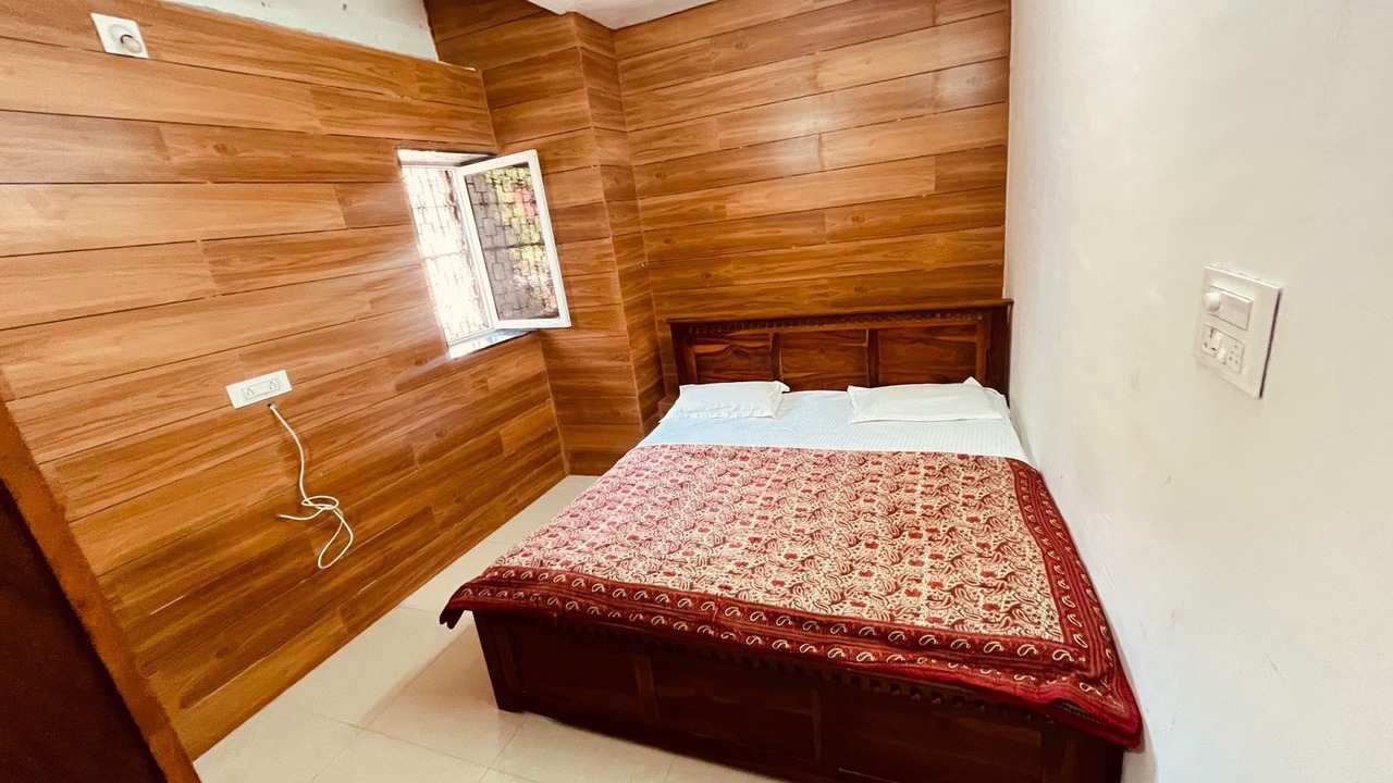 Photo of Bedroom in Mount Abu